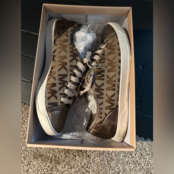 Michael Kors Collection Shoes - EUC Michael Kors Signature Sneakers-10